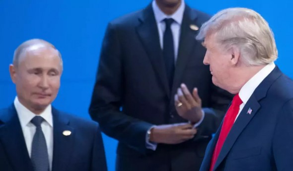 Capitularea lui Trump în fața lui Putin e o trădare a Ucrainei. Dar există o diferență față de momentele Munchen și Ialta